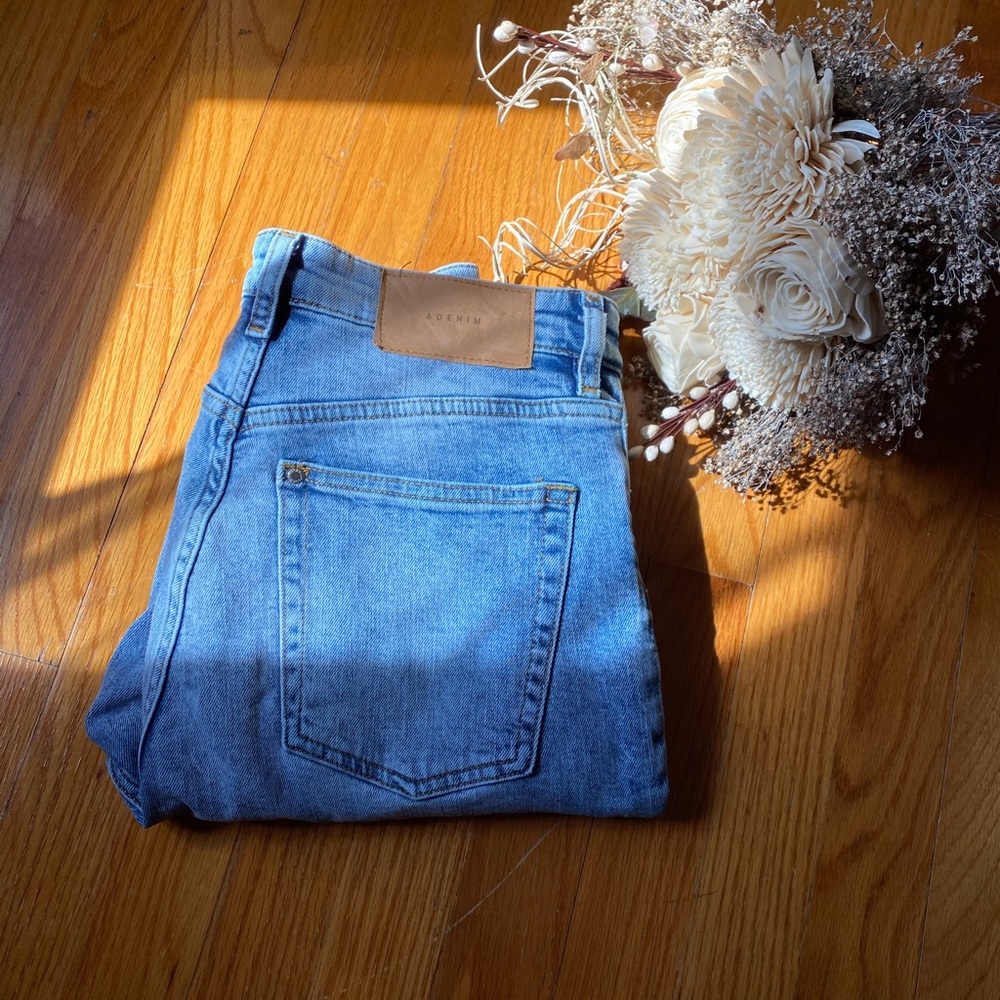 H&M Mom jeans size 4